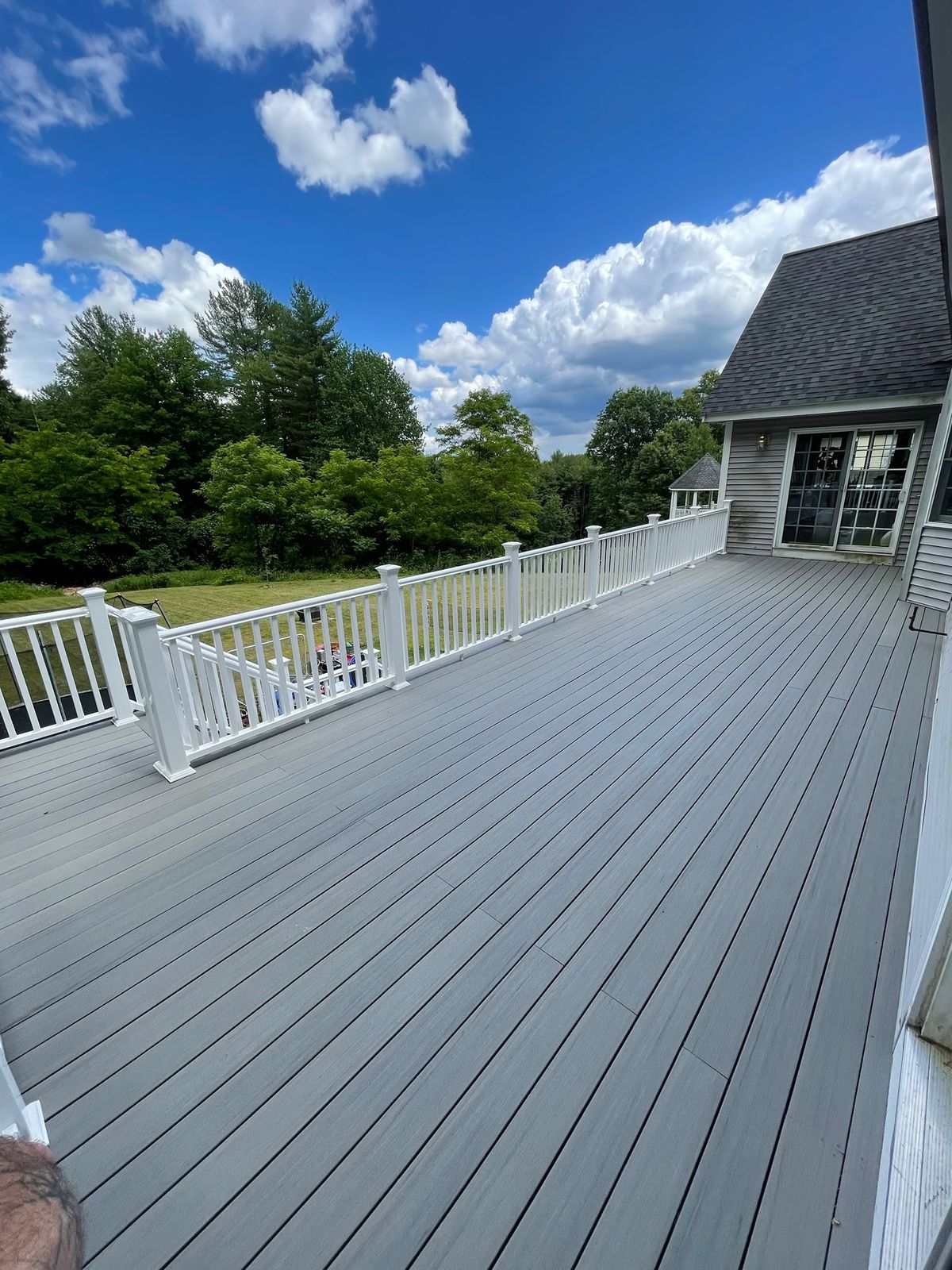 Multi-level composite deck built by MC Construction and Improvement