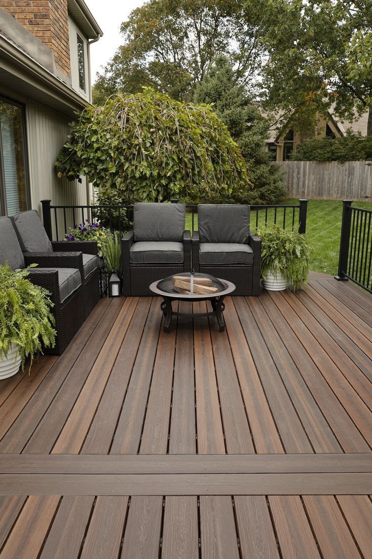 Composite deck with fire pit lounge area